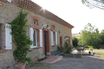 Gîte pour 12 personnes, avec jardin et terrasse à Caignac