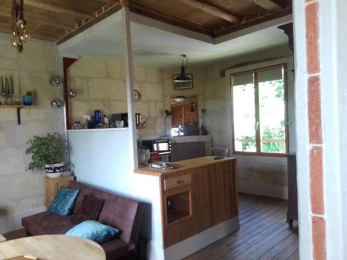 Gîte pour 3 personnes, avec jardin ainsi que vue et terrasse à Troo