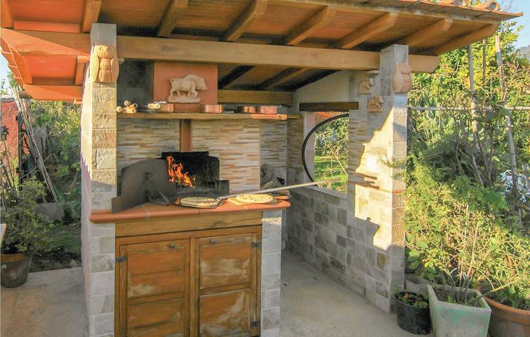 Appartamento Montignoso: Parcheggio, Giardino e Internet (130m²) in Montignoso, Riviera Toscana
