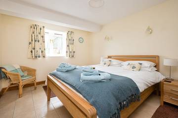 Log Cabin for 2 People in Shrewsbury, Shropshire, Photo 1