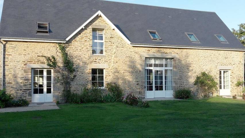 Location de vacances pour 8 personnes, avec jardin et vue à Vains - 2