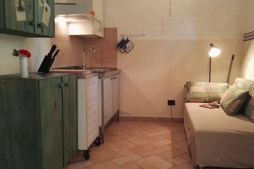 Ganze Wohnung, Tranquillo monolocale nella splendida Mulazzo, vista panoramica e piscina. in Mulazzo, Val di Magra