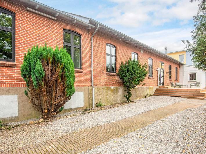 Ferienhaus für 38 Personen, mit Whirlpool und Terrasse sowie Garten und Pool in Apenrade - 2