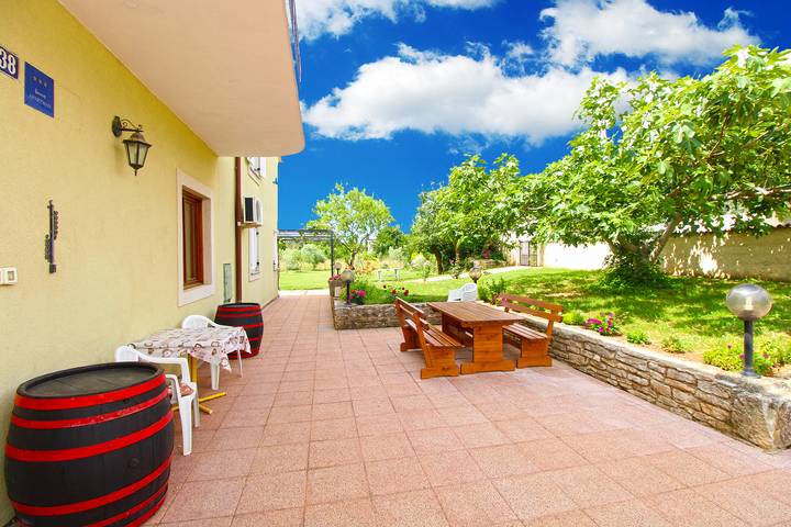 Ferienwohnung für 2 Personen, mit Terrasse in Fazana - 2