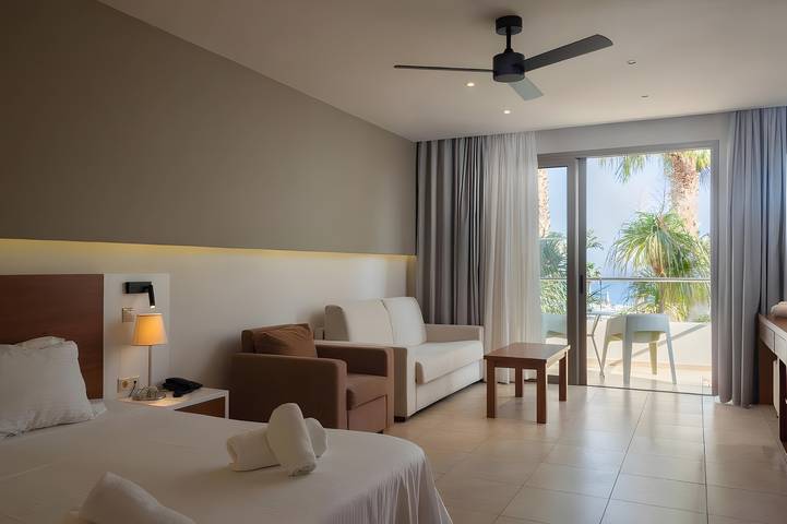 Chambre d’hôte pour 4 personnes, avec balcon ainsi que jacuzzi et bassin pour enfant en Crète - 3