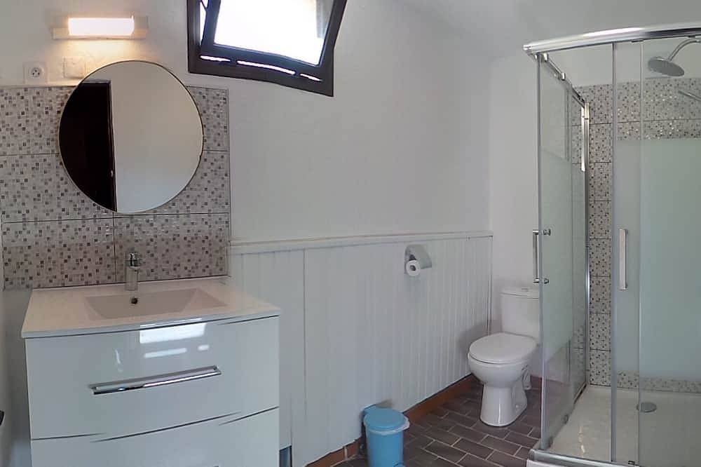 Ganze Wohnung, Group offer T3**** + 5 rooms--> 15 people / private interior and garden in Speloncato, Calvi und Umgebung