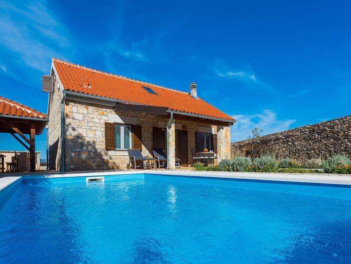 Ferienhaus für 8 Personen, mit Pool und Garten sowie Sauna und Terrasse - 1