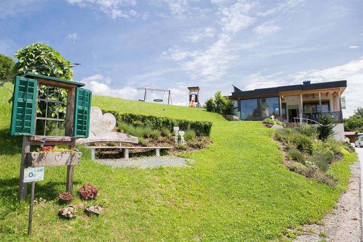 Ferienwohnung für 6 Personen, mit Balkon und Garten sowie Sauna