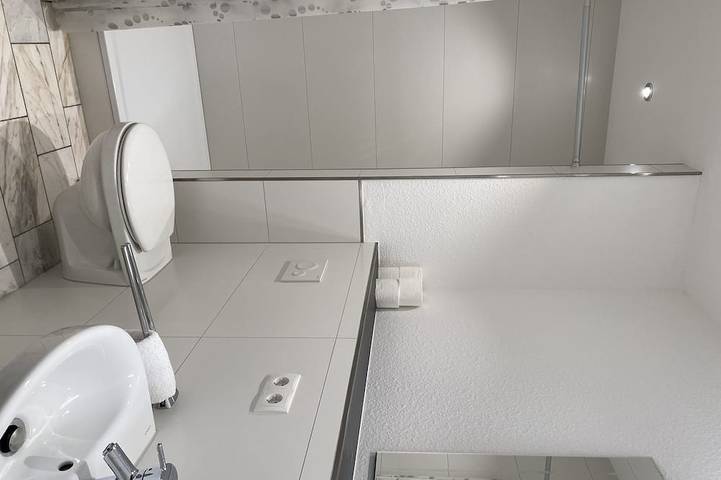 Ganze Wohnung, Sehr geräumige 3 Zimmer-Wohnung mit Terrasse, Garten, Parkplatz in Wildeshausen, Naturpark Wildeshauser Geest