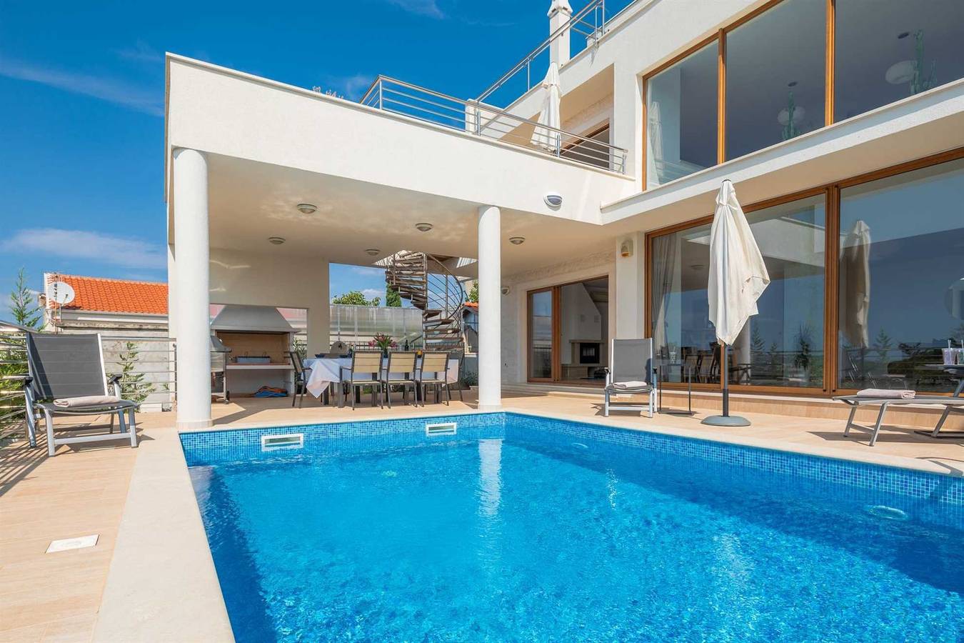 Luxusvilla Jasmin mit Pool in Rogoznica, Šibenik-Knin