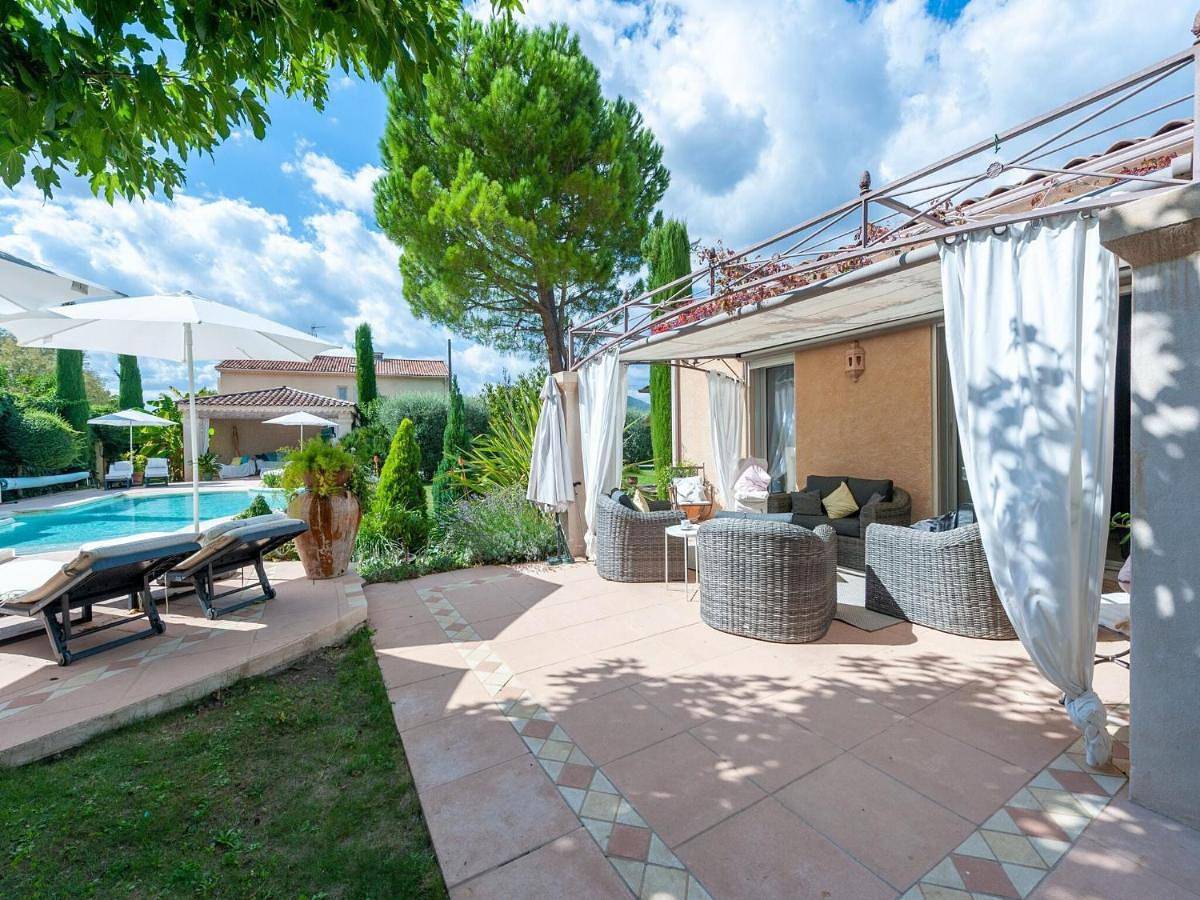 Elegant villa in Les Mées with garden in Les Mées, Alpes-de-Haute-Provence