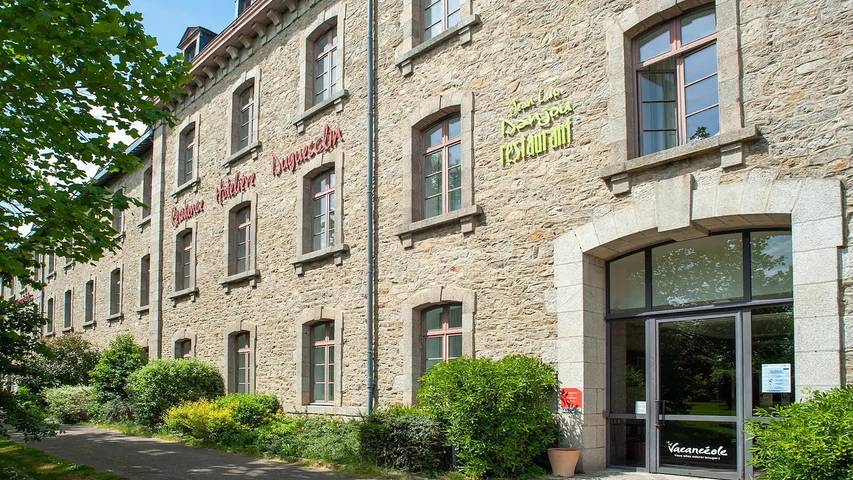 Appartement de vacances pour 5 personnes, avec piscine à Dinan