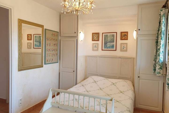 Entire apartment, Nice apartment for 2 people with A/C, WIFI, pool and terrace in Calvi, Calvi region