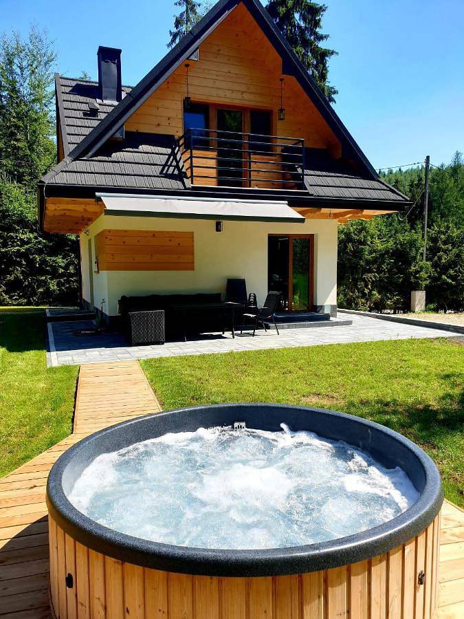 Dom dla 6 osób, z Balkon i Jacuzzi oraz Taras i Ogród w Nowy Targ