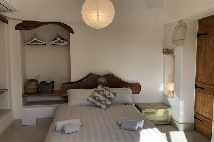 Beautiful Trullo Private Pool Sauna Large rooms Convenient location in Ostuni, Salento