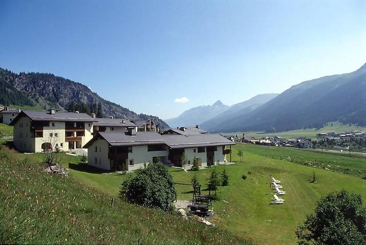 Ferienwohnung für 4 Personen, mit Garten und Sauna sowie Balkon, mit Haustier in La Punt-Chamues-ch