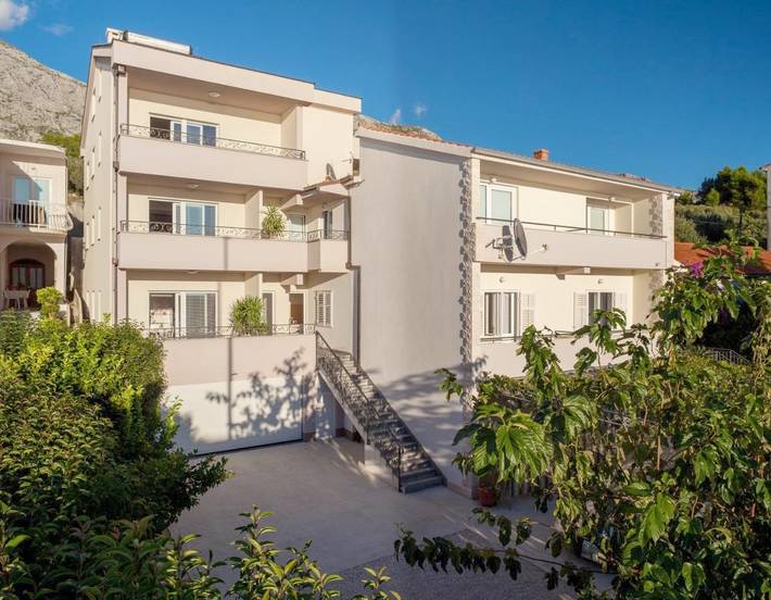 Ferienwohnung für 4 Personen, mit Terrasse in Tucepi