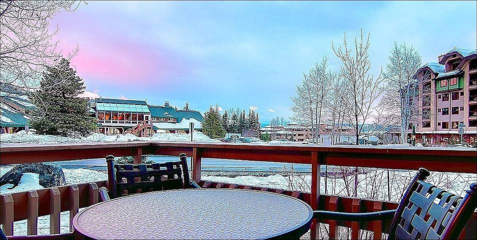 Vacation rental for 10 people, with balcony and hot tub in Steamboat Springs