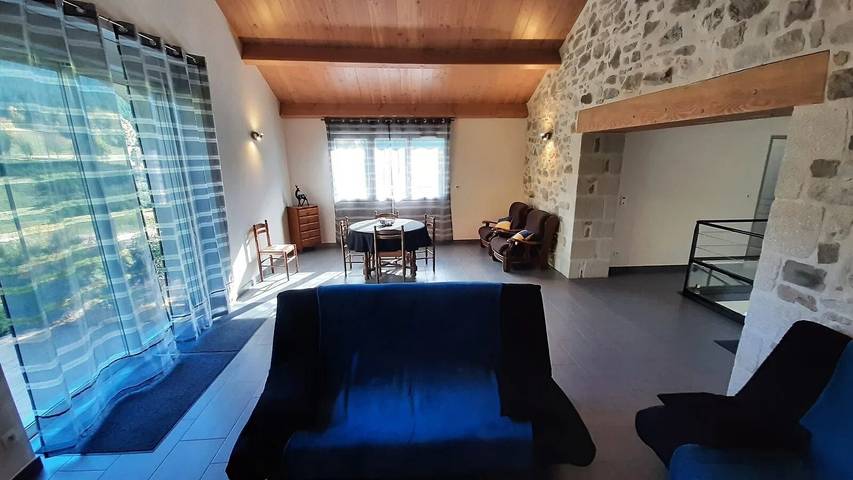 Gite Les Ruisseaux: Renovated Stone House in the Countryside, Accessible to All in Riotord, Haute-Loire