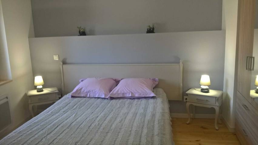 Gîte pour 8 personnes, avec terrasse à Les Hermaux