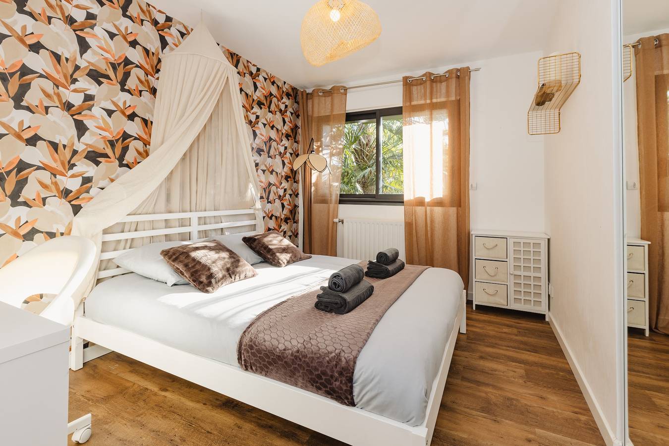 Le Loft Black & Wood - Piscine privé et grande terrasse à 20 min de Rennes in Pacé, Région de Rennes
