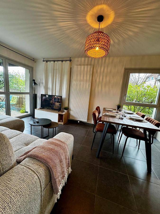 Gîte pour 2 personnes, avec Terrasse et Vue à Saint-Julien-en-Genevois - 2