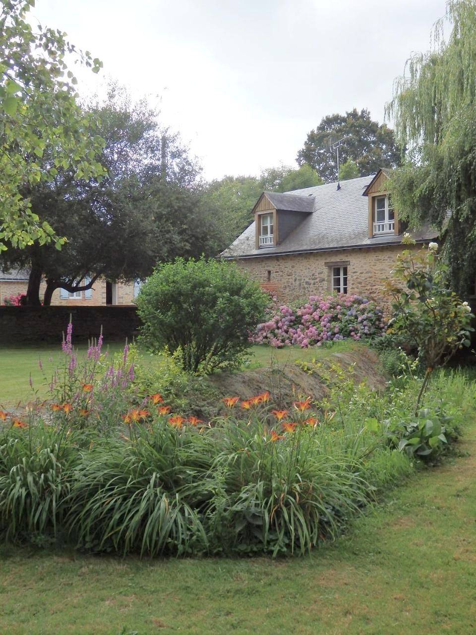 Le Moulin d'Hys in La Cropte, Mayenne