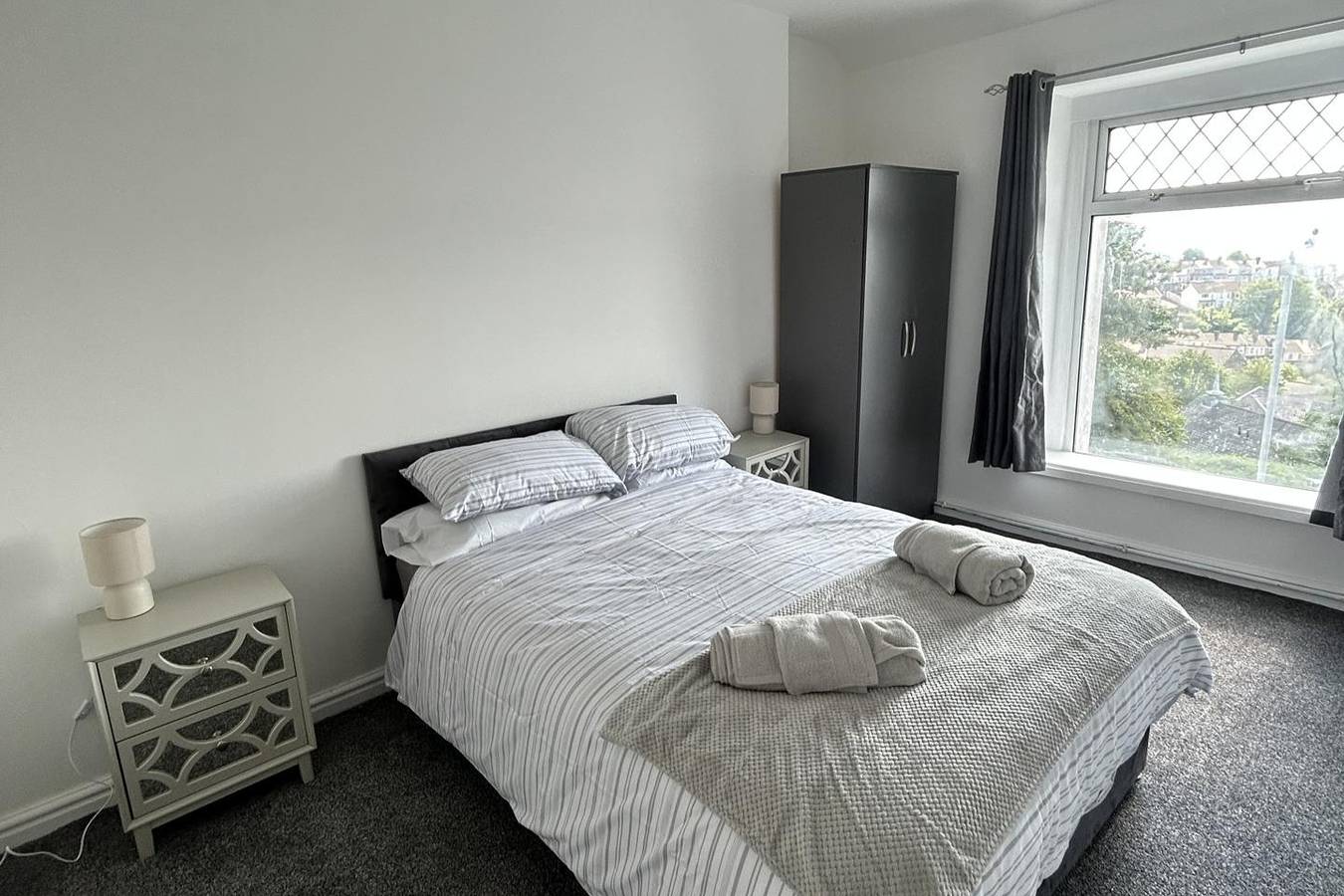 4 Bedroom House, Sleeps 7 - Central & Pet Friendly in Swansea, Swansea e dintorni