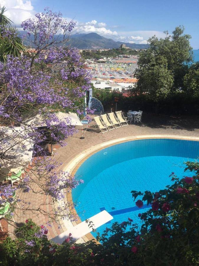 Hôtel pour 3 personnes, avec jardin et piscine à Scalea - 2