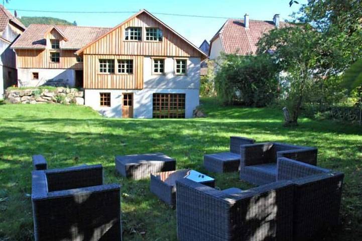 Maison de campagne pour 10 personnes, avec jardin ainsi que sauna et jacuzzi à Storckensohn