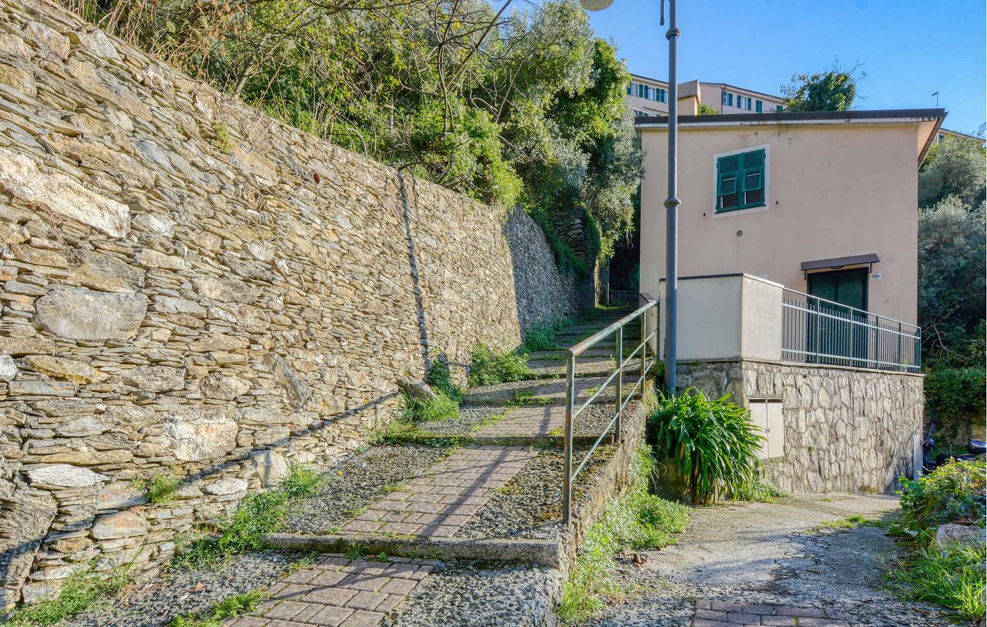 Appartamento intero, Accogliente rifugio sulla spiaggia con terrazza e parcheggio in Bogliasco, Riviera Ligure