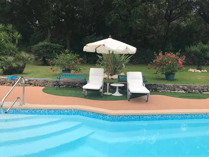 Chambre d’hôte pour 2 personnes, avec Terrasse et Jardin ainsi que Piscine et Vue à Tourrettes-sur-Loup