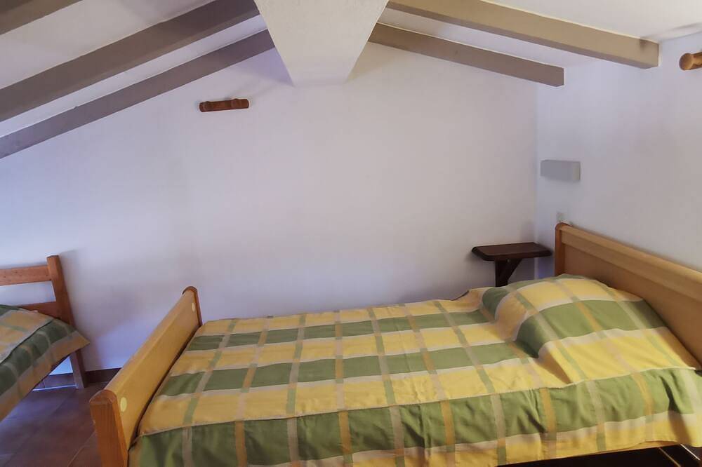 House for 2 to 6 people, swimming pool, sandy beach 700 metres away in Tizzano, Sartène