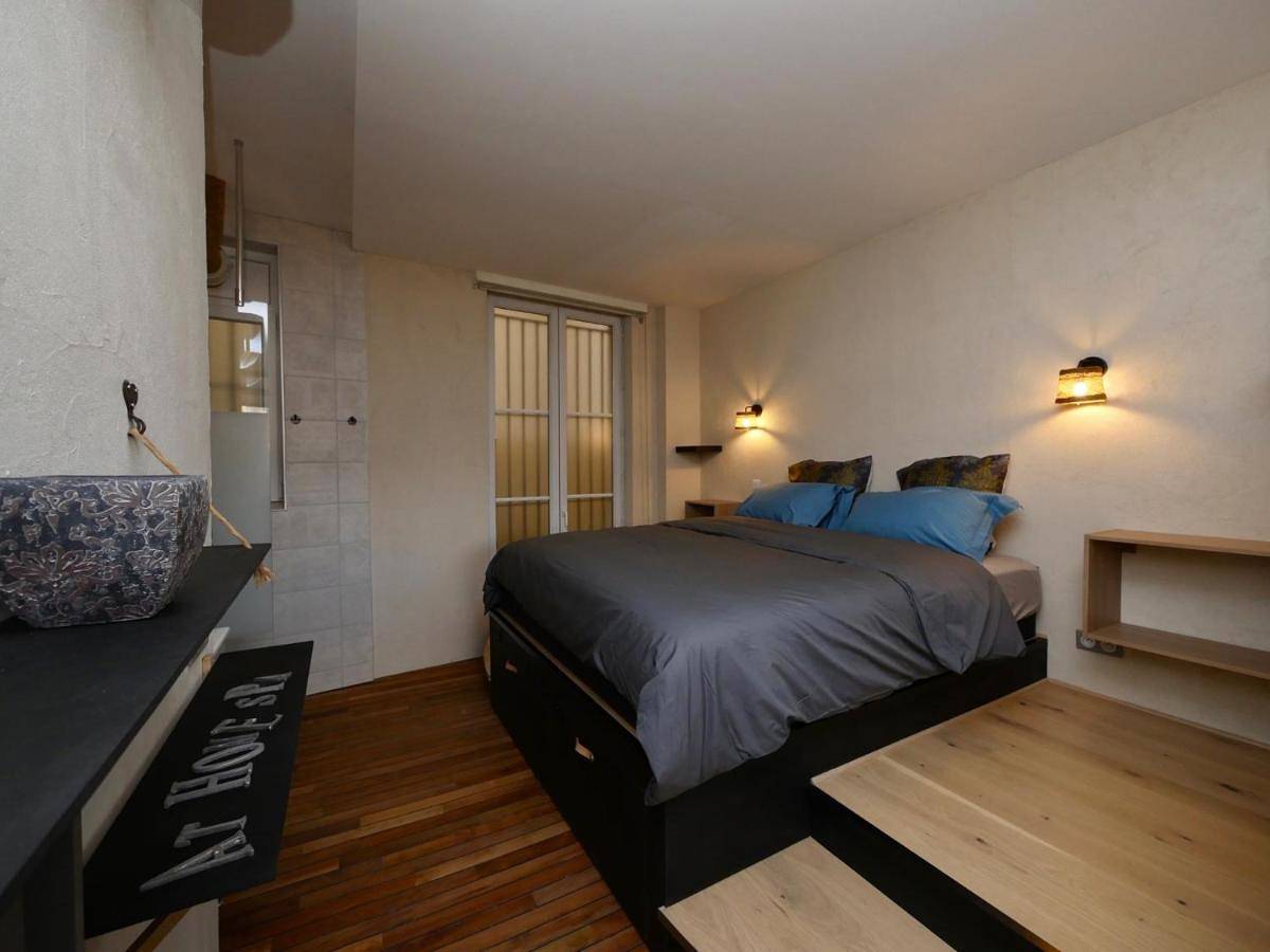 Appartement spa privatif Grenoble At Home Spa in Grenoble, Isère