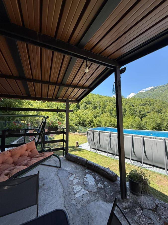 Villa pour 10 personnes, avec Balcon et Terrasse ainsi que Jardin et Piscine à Casalvieri