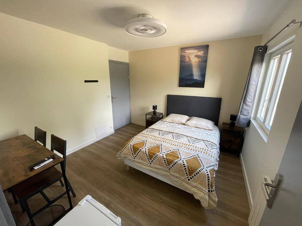 Chambre Le Renard 4 personnes avec petit déjeuner inclus in Cernon, Jura Francais