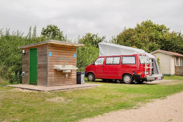 Camping für 5 Personen, mit Terrasse in Ouddorp