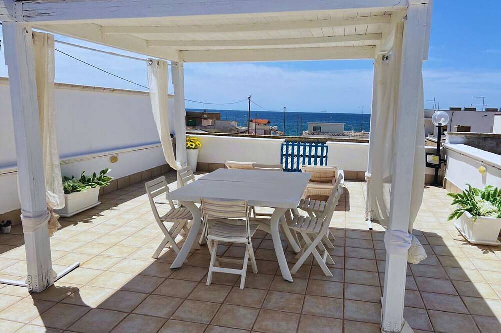 Appartamento intero, Maison Sur Mer - Saline dei Monaci - Casa a 50 metri dal mare nel Salento . in Specchiarica, Manduria