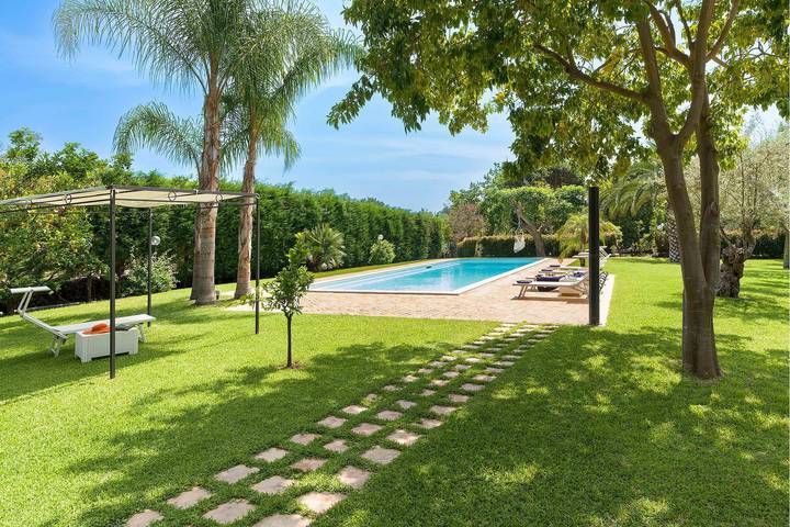 Casa vacanza per 6 persone, con giardino e terrazza in Aci Sant'Antonio
