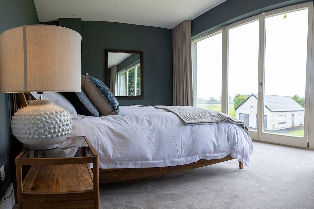 Gorgeous Kildare Country House just 30 minutes to Dublin City and Airport in County Kildare