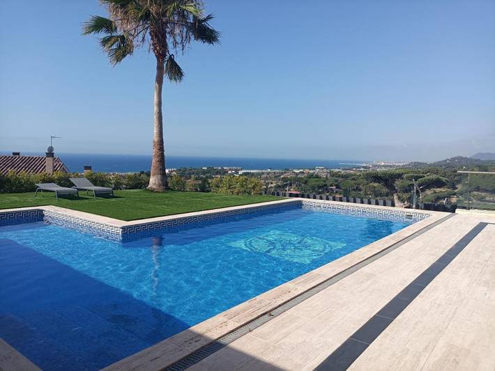 Villa for 10 people, with garden and pool as well as view - 1