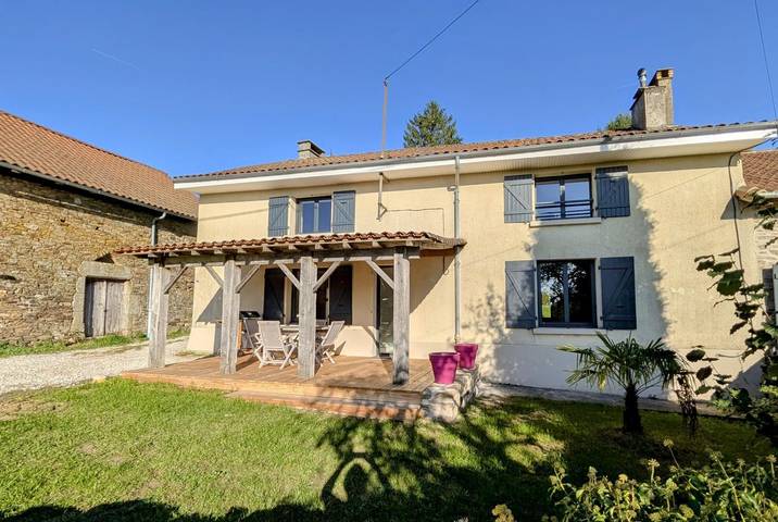Gîte pour 6 personnes, avec jardin et piscine
