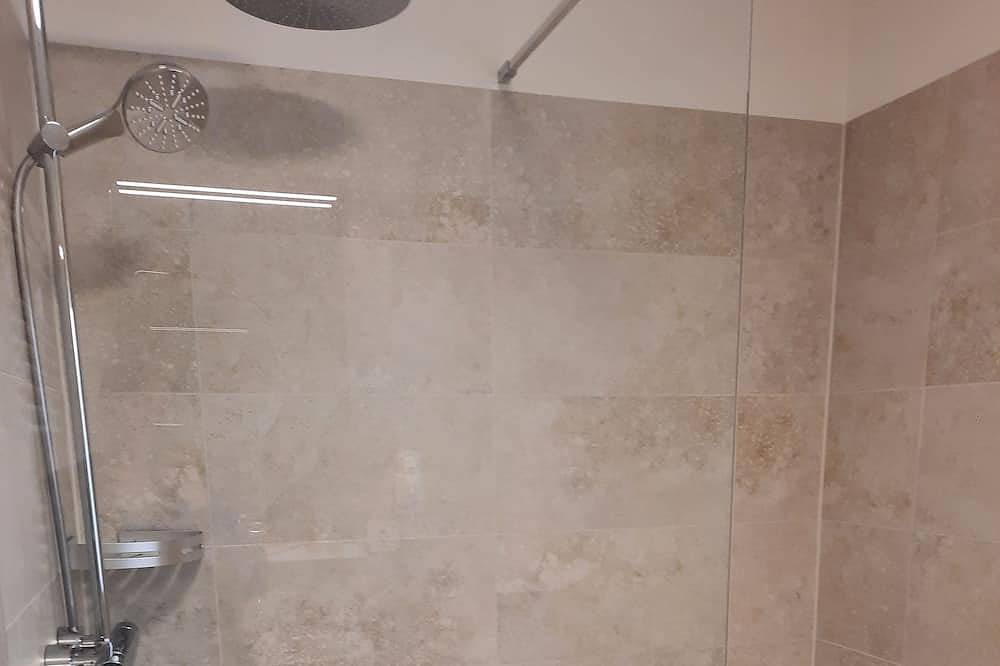 Ganze Wohnung, Einzelzimmer mit Dusche und Wc in Iphofen, Fränkisches Weinland