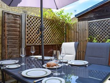Holiday Rental for 6 People in Bourton-on-the-Water, The Cotswolds, Photo 1