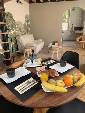 Alojamiento y desayuno para 4 personas, con jardín y vistas - 1