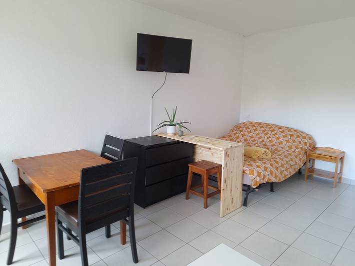 Studio entier, Studio « Les Cascades » avec vue sur la montagne, balcon et Wi-Fi in Gaillard, Région de Saint-Julien-en-Genevois