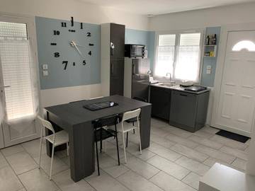 Gîte pour 9 personnes, avec jardin, animaux acceptés à Dompierre-sur-Besbre