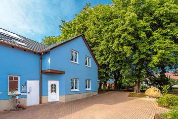 Ferienhaus für 21 Personen, mit Garten und Sauna in Schaprode