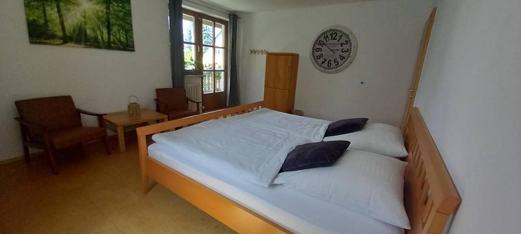 Ferienwohnung für 2 Personen, mit Balkon und Terrasse sowie Ausblick