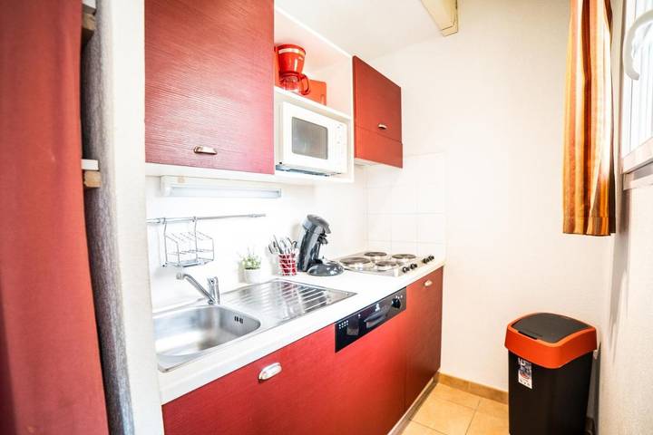 Location de vacances pour 6 personnes, avec Terrasse ainsi que Jardin et Piscine à Aigues-Vives - 4
